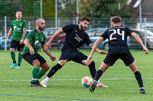 Bild 13: SV Herten rettet sich zum 2:2 gegen die SG FC Wehr/Brennet &ndash; und wir haben Bilder!
