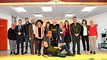 Das ist das Ensemble des Narrenvereins. Es hat in der Wiesentalhalle ein Werk von Regina Harlander aufgeführt. Bild: ...