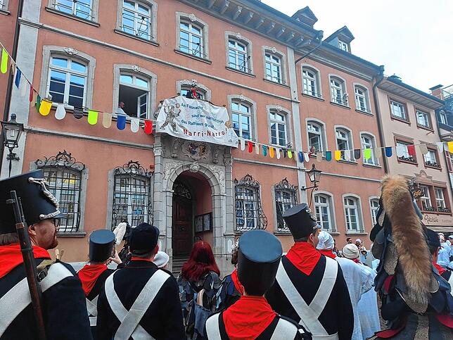 Bild 2: Fasnacht in Waldhut: Schulbefreiung, Rathaussturm und die besten Bilder der Narren!