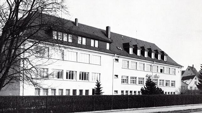 Noch in den 70er Jahren wurden hier Herrenoberhemden produziert. Die Firma Herkei, benannt nach Besitzer Hermann Keinath, bot hier vor ...