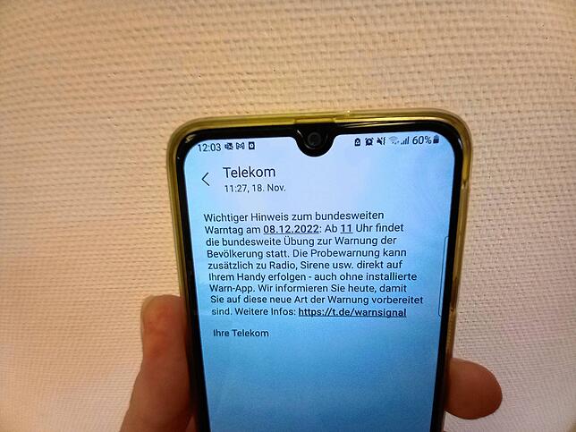 Telekom-Kunden erhielten Mitte November eine Informations-SMS zum bundesweiten Warntag.