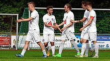 Markus Müller (Mitte) steuerte drei Tore zum 4:0-Erfolg des Hegauer FV über den FC Gutmadingen bei.
