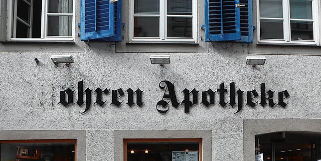 Das Gebäude der Mohrenapotheke, der das M abhanden gekommen ist. 1738 kaufte es der bischöfliche Hofapotheker Johann Konrad Gießler aus ...