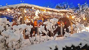 Für stimmungsvolle Weihnachtsatmosphäre wird in allen Geschäften und in der Gastronomie gesorgt sein. Im Bild: ein Adentszauberabend im ...