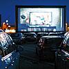 Ein Autokino in Sachsen: Was schon in anderen Städten funktioniert, kommt nun nach Friedrichshafen. Am Donnerstagabend wird es erstmals ...
