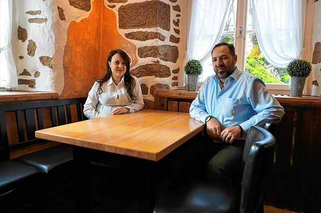 Tochter Désirée Palella unterstützt ihren Vater Angelo Palella im Familienbetrieb „Engel“ in Rheinheim. Die aktuelle ...