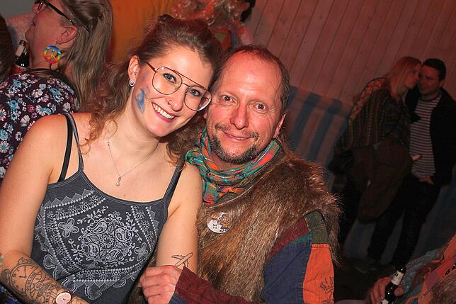 Bild 24: Bilder der Biesinger Mooslochhexen am vergangenen Freitag im gespenstischem Lichterschein des Nachtumzugs (Teil 2)