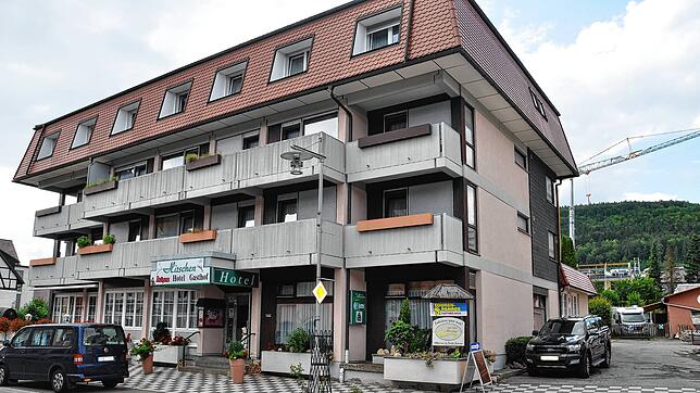 Das Traditions-Hotel Gasthof &bdquo;Hirschen&ldquo; ist verkauft und wird am 15. September an die Familie Karaaslan aus Tuttlingen ...