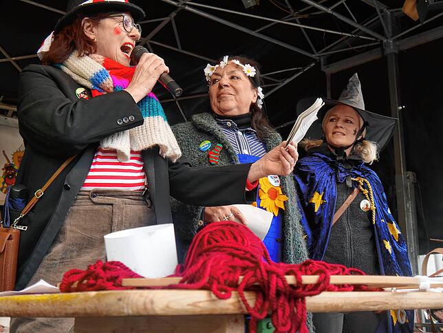 Bild 18: Jetzt haben die Poppele das Sagen: Die besten Bilder vom Rathaussturm in Singen