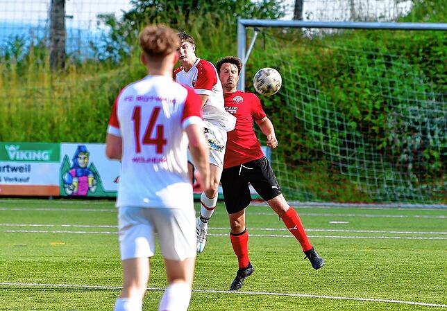 Bild 10: FC Hochrhein unterliegt 3:4 beim FC RW Weilheim &ndash; und wir haben Bilder!