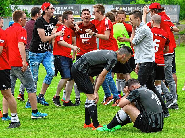 Emotionen und Leidenschaft: Niederlagen gehen und gingen Francesco Seidita (vorn, rechts) sehr zu Herzen. Hier muss er sich im Juni 2016 ...