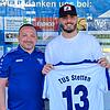 Der erste Neue: Beim TuS Stetten begrüßt Franco Viteritti (links) den Sommer-Neuzugang Danilo Avellina vom FC Wittlingen.