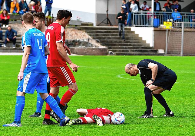 Bild 11: SV Eggingen gewinnt das Spitzenspiel gegen Verfolger SV Berau mit 4:1 &ndash; und wir haben Bilder!