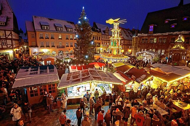 Schöner als in Quedlinburg geht‘s wahrscheinlich kaum: nahezu ein Bilderbuch-Weihnachtsmarkt.