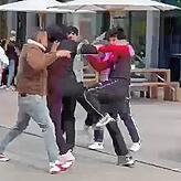Vor dem Singener Einkaufszentrum Cano hat die Massenschlägerei seinen Ausgang genommen, wie Videoaufnahmen von Passanten zeigen.