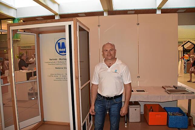 Bild 14: Bilder von der Tischmesse am Eigeltinger Dorffest
