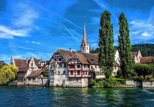 Stein am Rhein in der Schweiz ist vor allem bekannt für seine schöne Altstadt mit den vielen Fachwerkhäusern.