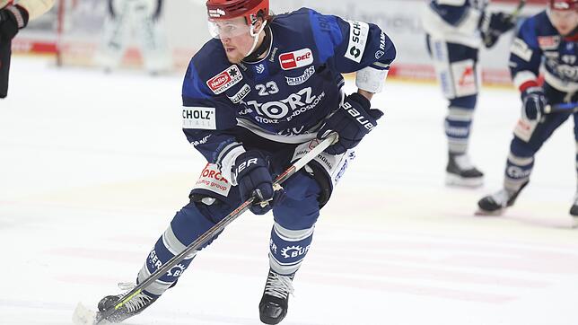 Bleibt er oder bleibt er nicht? Noch immer ist offen, ob Brett Ritchie auch in der kommenden Saison das Wild-Wings-Trikot tragen wird. ...