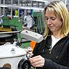 Sandra Pouliassis arbeitet als Näherin im Donaueschinger Ricosta-Werk. SÜDKURIER-Leser können sich einen Eindruck von der dortigen ...