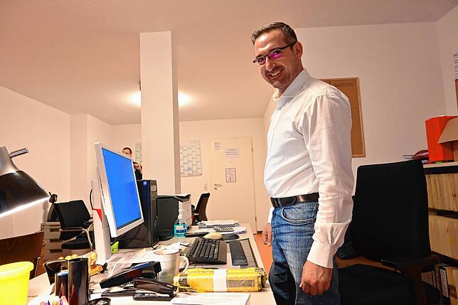 Rami Georg Johann ist Heimleiter der Gemeinschaftsunterkunft in der Tiengener Badstraße. Vor über 20 Jahren kam er selbst als ...