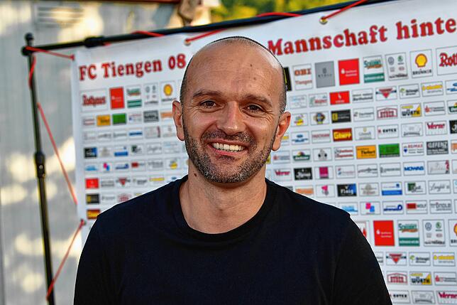 Blick nach vorn: Sportchef Jasmin Rastoder hat den Kader des Schlusslichts FC Tiengen 08 mit zwölf neuen Spielern quantitativ und ...