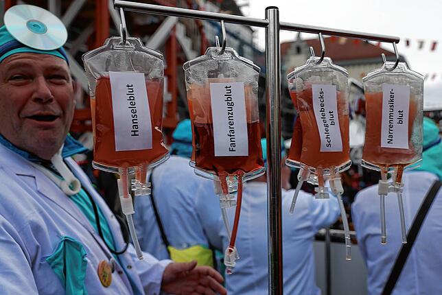 Für den Notfall hat der Narrenrat der Narrizella schon mal bei sämtlichen Gruppierungen Blutspenden eingeholt. Diese werden allerdings ...
