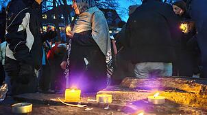 Eine Mahnwache gegen rechts findet am Sonntag, 16. Februar, im Karlsgarten in Donaueschingen statt. Rund 120 Teilnehmer zählt die ...