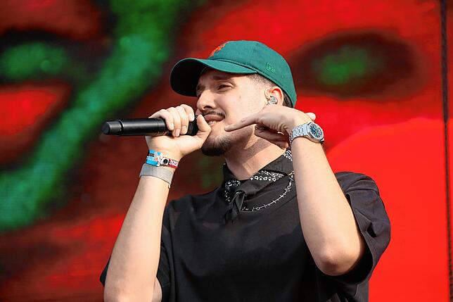 Bild 1: RIN rappt am Sonntag beim Southside-Festival