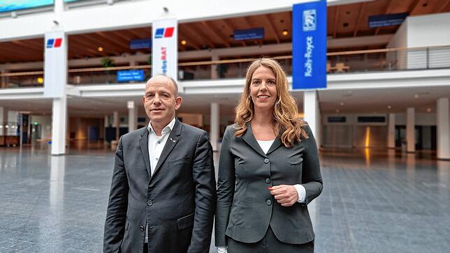 Betriebsratsschef Thomas Bittelmeyer und Personaldirektorin bei RRPS, Thelse Godewerth. Beim Gespräch in der Häfler Messe äußerten sie ...
