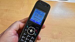 „Telefonverbindung prüfen“, fordert das Display: Das Netz ist mal wieder weg, das Telefon hat keine Verbindung. Solchen Ärger kennen ...
