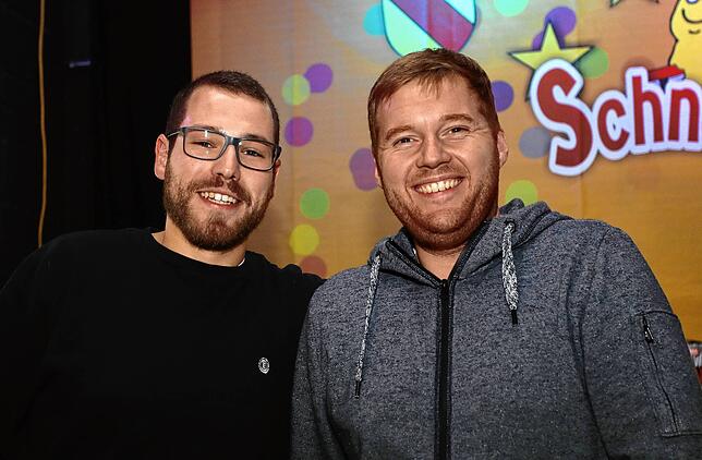 Bild 9: Ho Narro! Die Schneckenbürgler feiern im neuen Schneckenhaus
