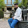 Tevfik Ceylan, hier vor dem Rathaus in Donaueschingen, tritt für die GUB für den Gemeinderat an.
