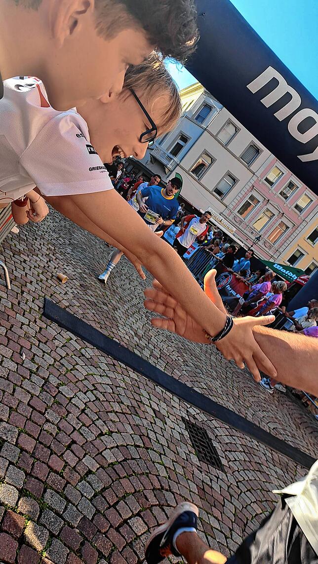 Bild 30: Mehr als 2500 beim Trompeterlauf – das sind die Bilder