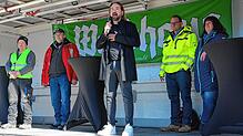 Bei der Kundgebung des BLHV am Mittwoch vor der Brauerei Waldhaus auf dem Podium (von links): Gabriel Anderhuber, Oswald Tröndle, Dieter ...