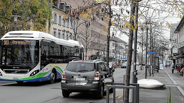 Noch ist in den Kreuzlinger Straßen und Gassen nicht viel los. Ändert sich das bald, weil Konstanzer zum Essen und Trinken in die ...