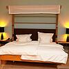 Das Bett einer Junior-Suite im Inselhotel Konstanz. Wie viel Steuern wird hierüber zukünftig an die Stadt fließen?