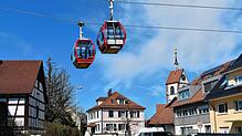 Vom Campingplatz über die Dorfmitte zum Purren mit der Seilbahn? Litzelstettens neueste Touristenattraktion ist natürlich nur ein Witz ...