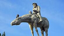 Die Überlinger Brunnenfigur stellt Martin Walser da. Bild: Imago