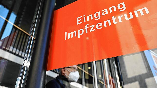 Das Kreisimpfzentrum im Landkreis Ravensburg ist in der Oberschwabenhalle zu finden. (Archivbild)