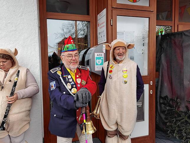 Bild 24: Fasnacht 2025: Narren übernehmen Daisendorfer Rathaus - die schönsten Bilder!