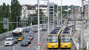 Die Frau ist mit ihrem Auto falsch abgebogen. (Symbolbild)