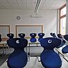 940 Lüftungsfilter, wie hier einer an der hinteren Wand des Klassenzimmers hängt, wurden in Friedrichshafener Kitas und Schulen installiert.