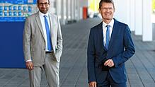 Geschäftsführer Klaus Wellmann (rechts) und Prokurist Stefan Mittag freuen sich über die Bilanzzahlen für das Messejahr 2021, auch wenn ...