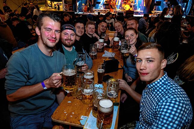 Bild 16: Kreiserntedankfest Brigachtal: Partyabend mit den Jungen Fidelen und Ob8Blech