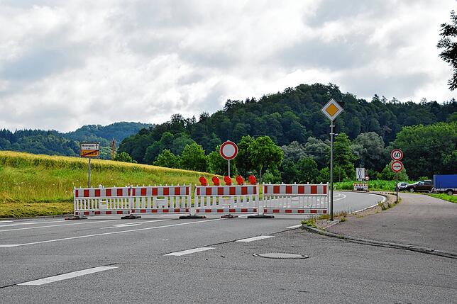 Bild 3: Land unter, Straße unter: Bilder von der überfluteten Brücken-Baustelle auf der L194 beim Freibad