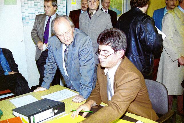 Bild 14: Gedächtnis der Region: Bilder von dem Abend 1993, an dem Rainer Stolz zum Bürgermeister wurde