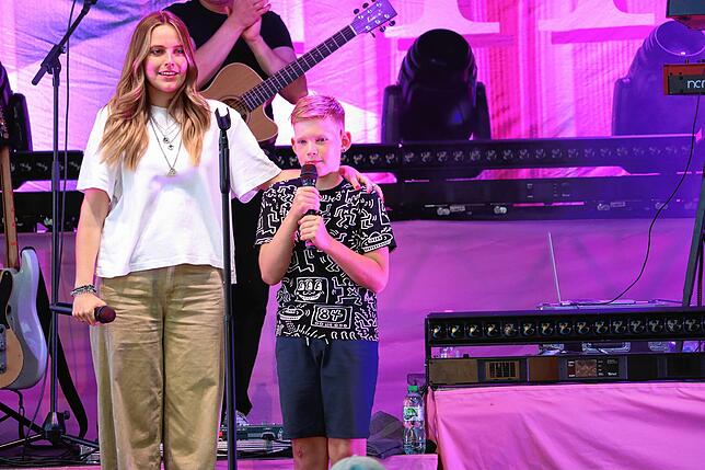 Bild 5: Sophia begeistert 1500 Fans im Uferpark