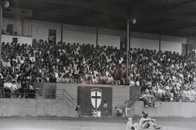 Volle Ränge in der Bodensee-Arena. Vor solcher Kulisse spielte die DJK während ihrer Höhenflüge in den 70er-Jahren. Damals träumte der ...