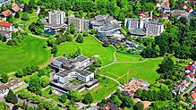 Blick aus der Vogelperspektive auf den Bad Säckinger Gesundheitscampus mit Kindergarten im Mai 2020.