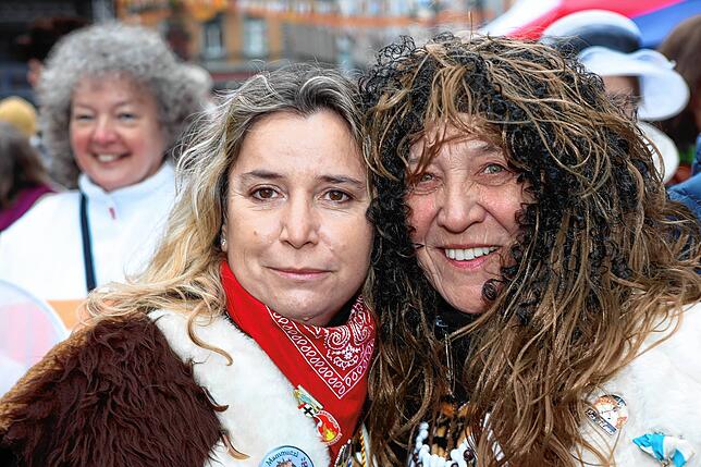 Bild 35: Närrisches Treiben beim Narrenmarkt 2024 in Konstanz